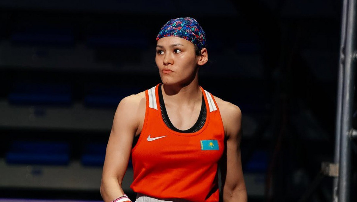 Чемпионка мира из Казахстана с разгрома начала ЧМ-2025 по боксу