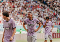 Артём Дзюба в матче "Акрона" со "Спартаком". Фото: ФК "Акрон"©