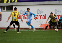 Энцо Мендес против "Кайрата". Фото: ФК "Окжетпес"©