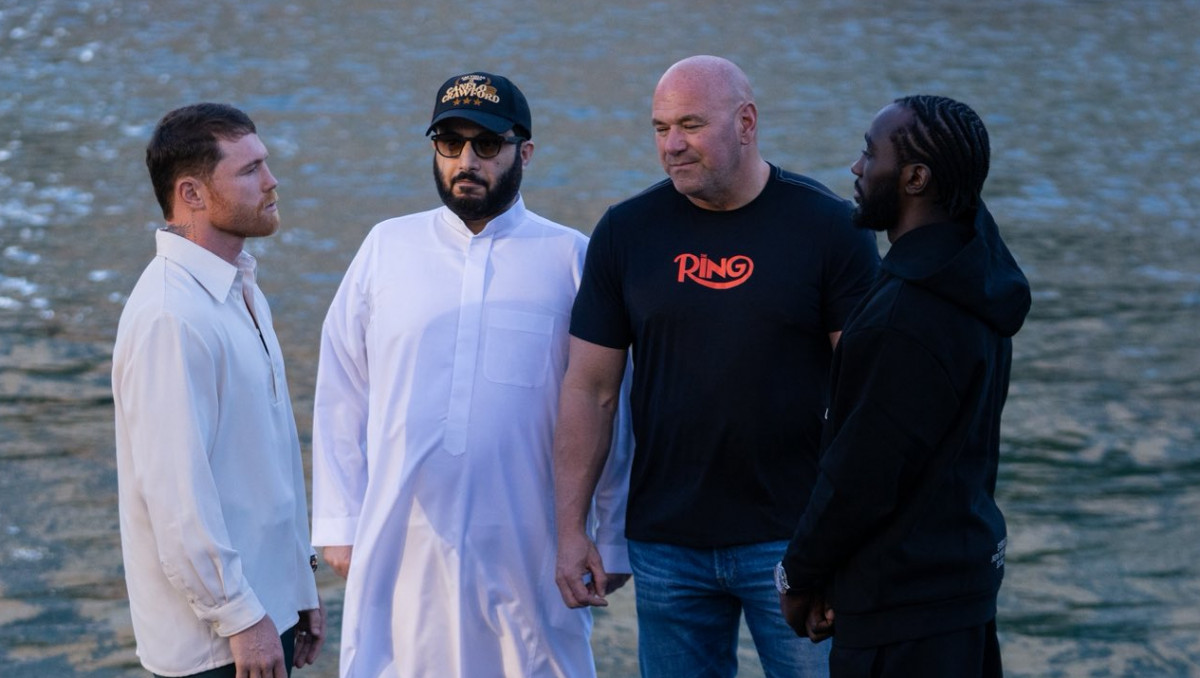 Дана Уайт вмешался в дуэль взглядов Канело и Кроуфорда