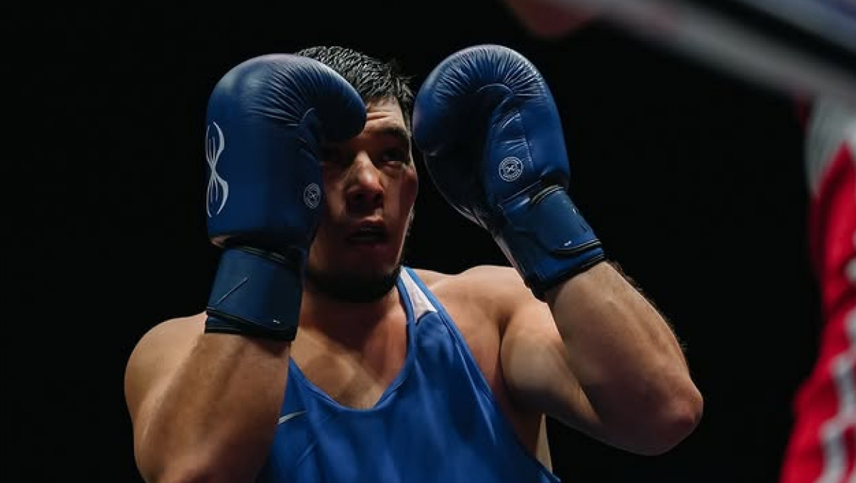 Казахстанский боксёр сотворил сенсацию и вышел в финал ЧМ-2025