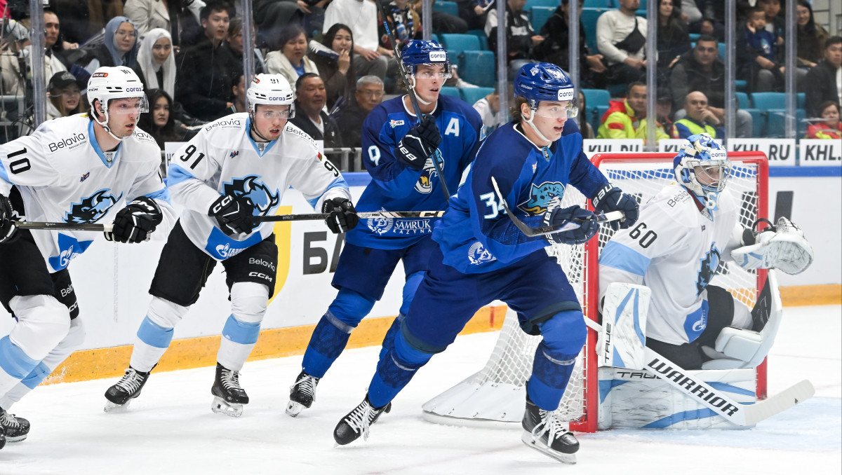 Дубль и драка произошли в матче "Барыса" в КХЛ