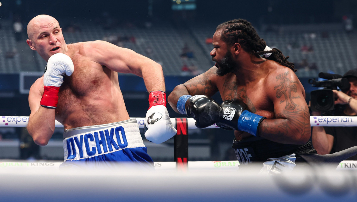 Бой Дычко закончился первым поражением в карде Канело - Кроуфорд