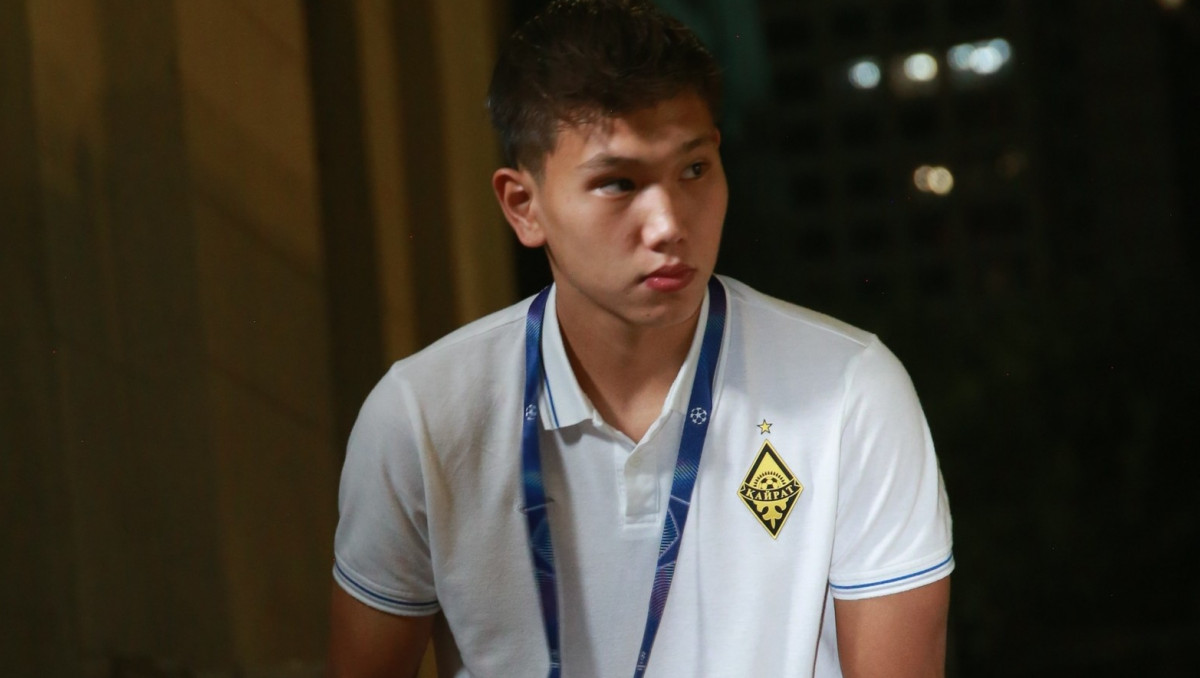"Лига чемпионов? Я уверен в своих силах". 18-летний вратарь "Кайрата" готов заменить Анарбекова