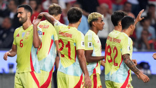 Ламин Ямаль (в центре) ©x.com/SEFutbol