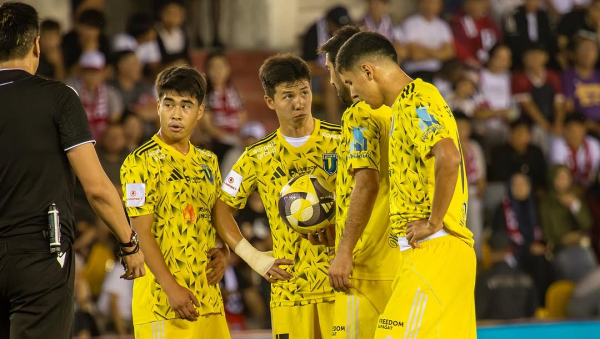 Двумя голами и удалением обернулся матч "Жетысу" Смакова и уникального клуба КПЛ