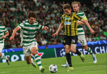 Александр Мрынский против "Спортинга". Фото: ФК "Кайрат"©