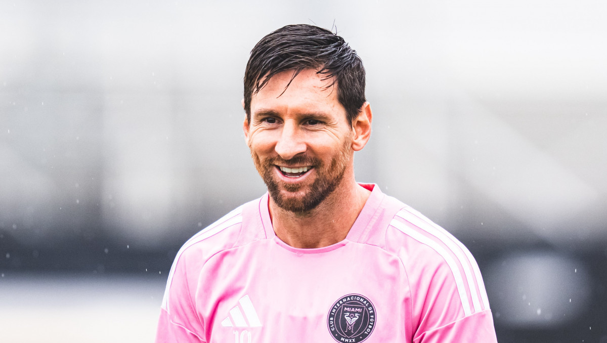 Месси дважды отказал "Барселоне": подробности