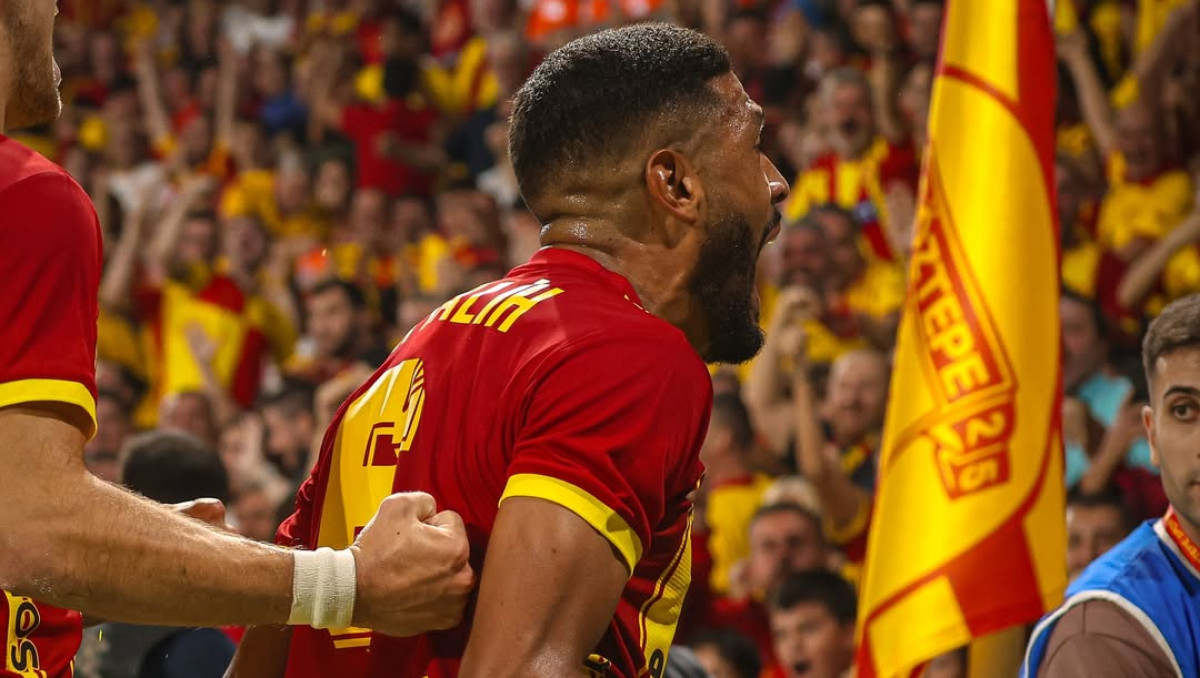 Команда Стойлова разгромила "Бешикташ" в чемпионате Турции