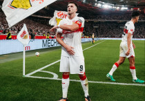 Эрмедин Демирович. Фото: ФК "Штутгарт"©