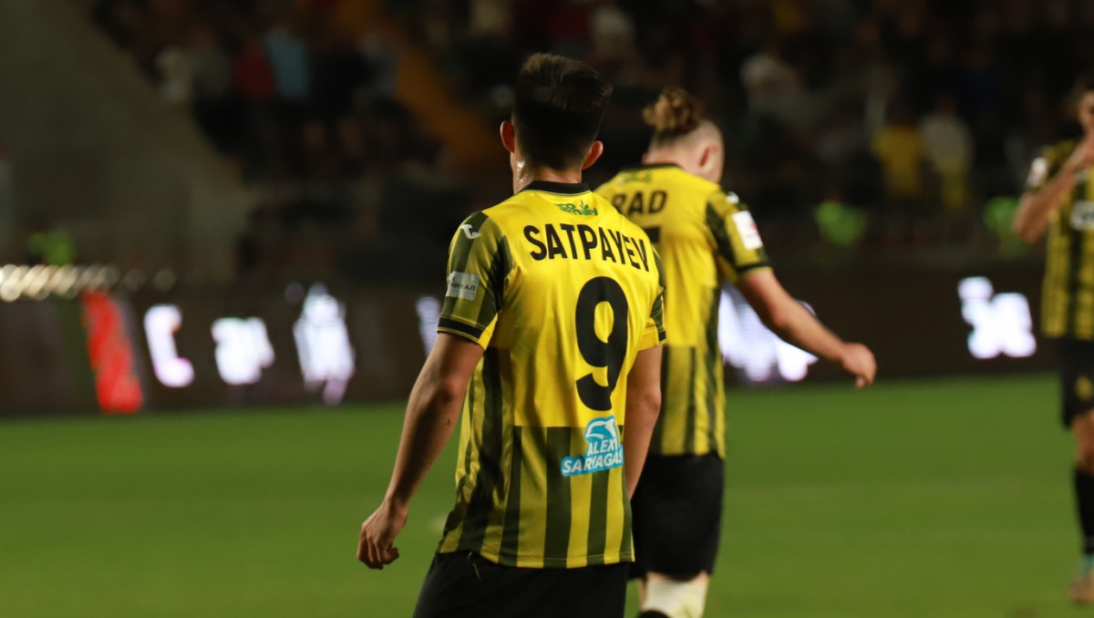 Сатпаев вывел "Кайрат" в лидеры КПЛ