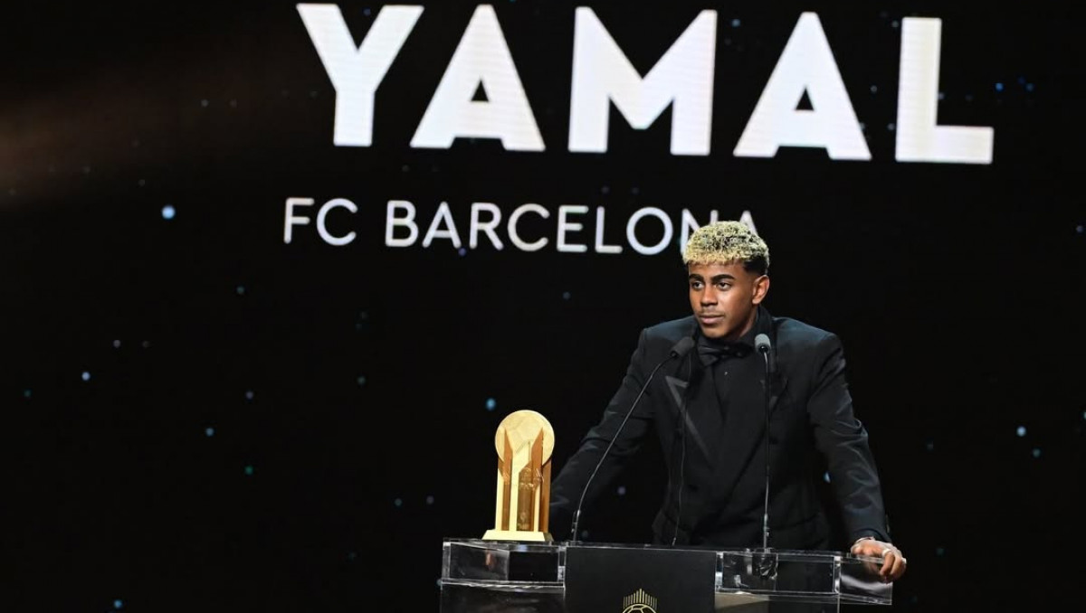 Ямаль переписал историю "Золотого мяча": 18-летний вундеркинд взял награду