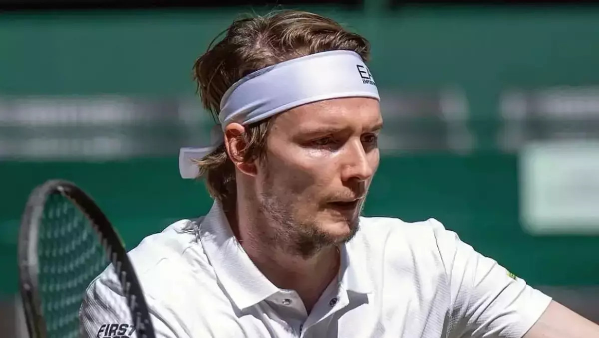 Восьмой титул в карьере: Бублик покорил турнир ATP после драматического финала