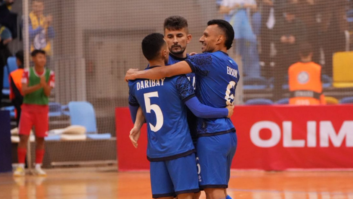 Три мяча и отменный гол: завершился первый тайм матча Казахстан - Италия