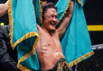 Жалгас Жумагулов - чемпион OKTAGON. Фото: OKTAGON©