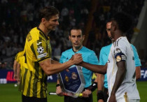 Александр Сорокин и Винисиус Жуниор. ©Vesti.kz/Болат Айтмолда