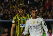 Александр Мартынович и Килиан Мбаппе. Фото: ©Vesti.kz/Улан Кенжегалиев