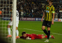 Эмоции Шерхана Калмурзы на пятый пропущенный гол от "Реала". Фото: Vesti.kz/Улан Кенжегалиев©