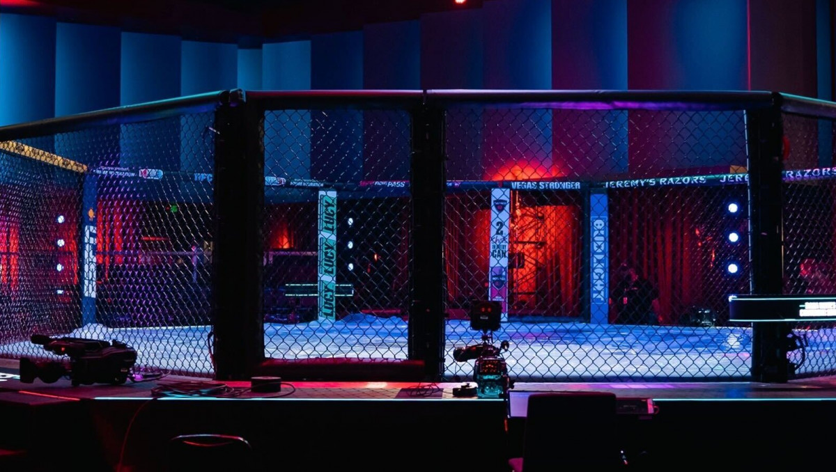 Объявлен бой казахстанца против брата чемпиона UFC