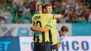 Егор Сорокин и Александр Мартынович. Фото: ФК "Кайрат"©