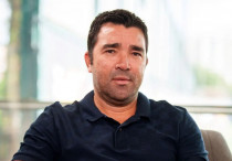 Деку. Фото: ФК "Барселона"©