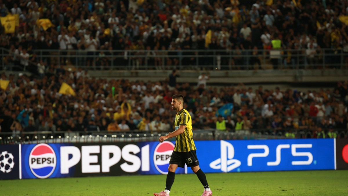 Лидер "Кайрата" возмутился судейством в матче с "Реалом"