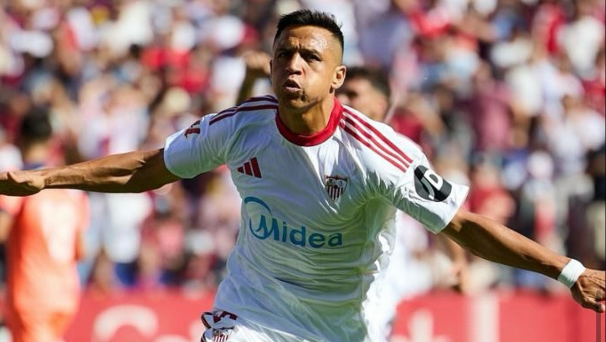 Сенсацией с удалением и голом бывшего игрока завершился матч "Барселоны"