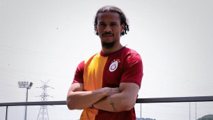 Лерой Сане. ©ФК "Галатасарай"