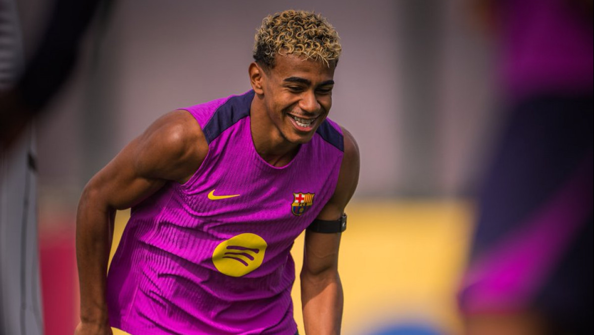 Агент Ямаля поставил Флика на место и начал шантажировать "Барселону"