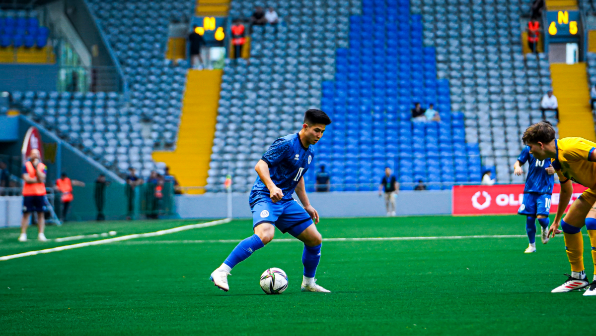 Сборная Казахстана по футболу получила плохие новости по Дастану Сатпаеву