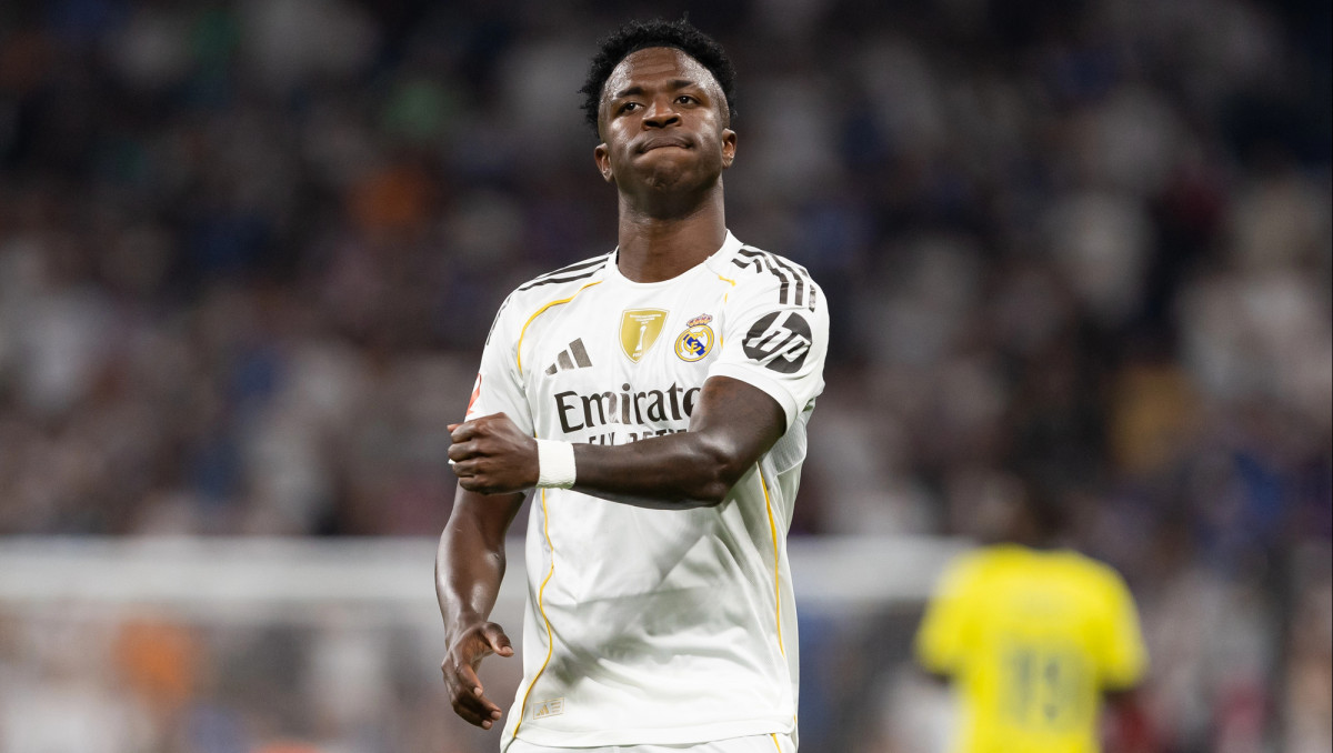 Экс-игрок сборной Испании разнёс Винисиуса и призвал выгнать одного из "Реала"