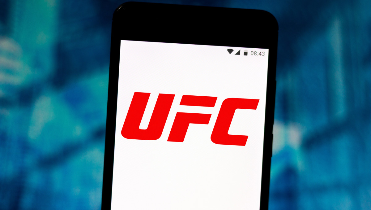 Усман снялся с боя в UFC: что произошло?