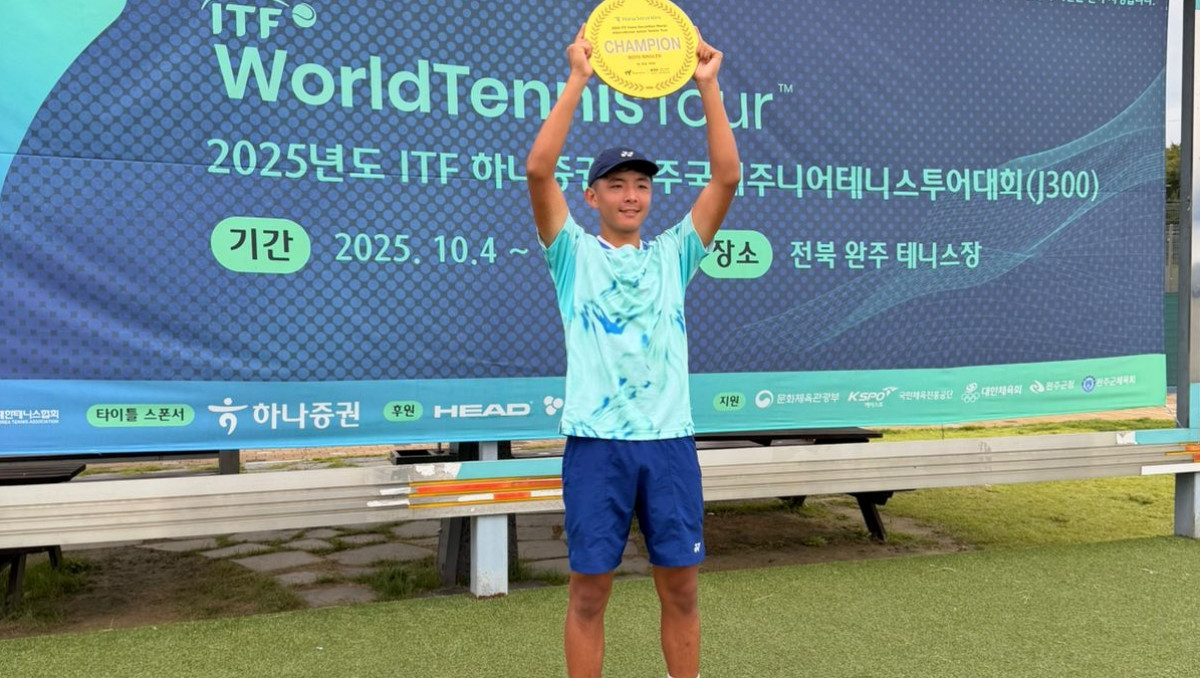 Казахстанец разгромил соперника и выиграл седьмой титул