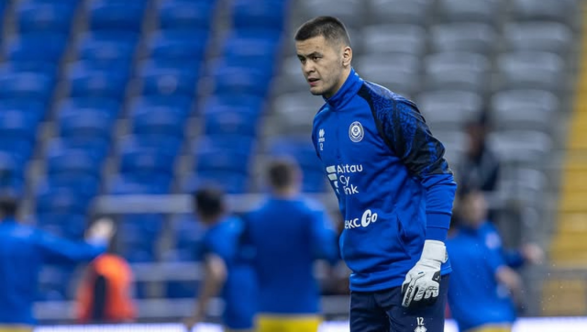 Вратарь сборной Казахстана отказался от машины и выбрал другой подарок