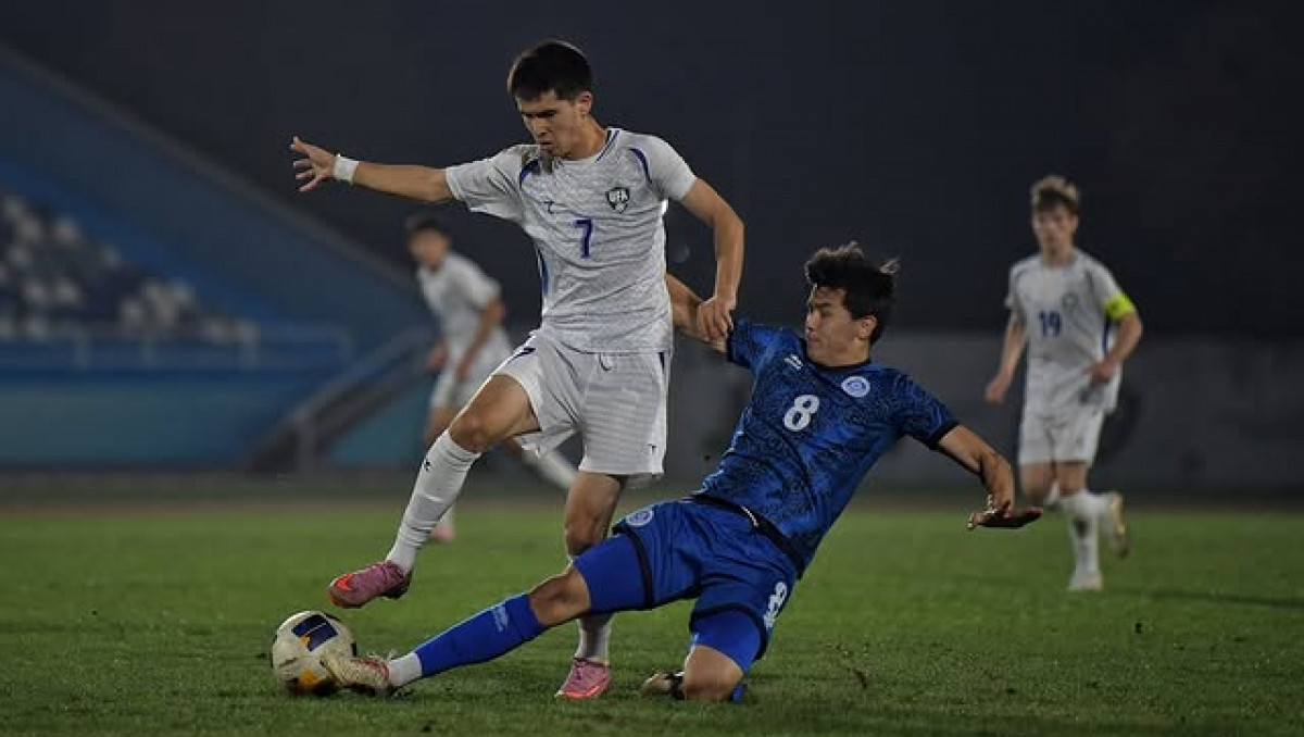 Казахстану дали совет после двойного поражения Узбекистану