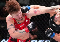 Ирина Алексеева (слева). ©UFC