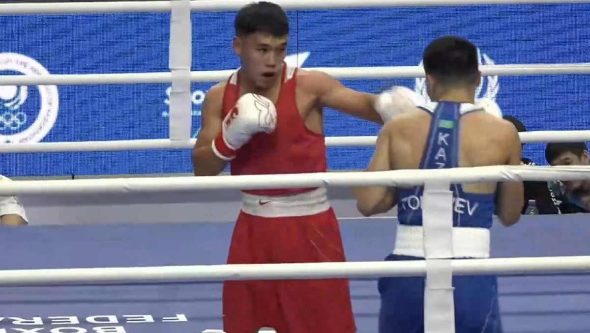 Титулованный боксёр из Казахстана выиграл бой с нокдауном