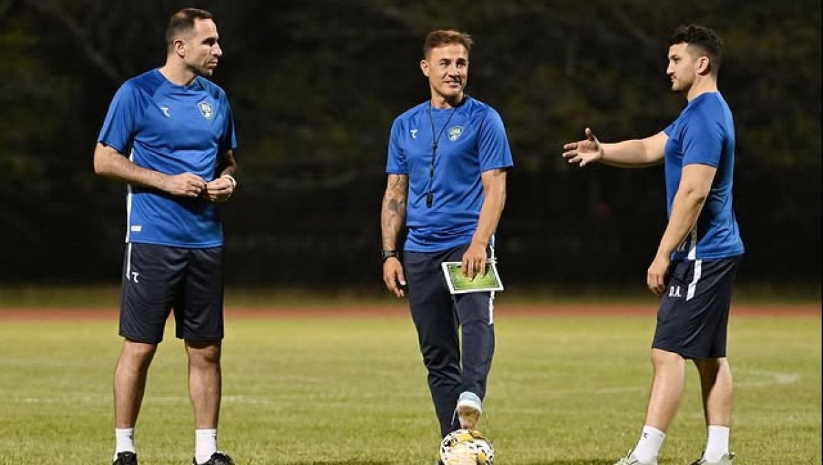 Сборная Узбекистана по футболу останется без тренера? Есть ответ