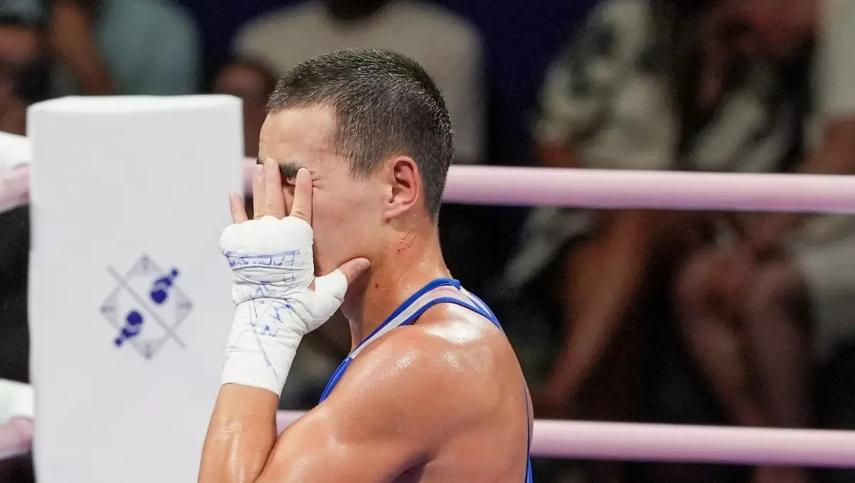 Отправивший Альвареса в нокдаун казахстанец завоевал медаль чемпионата страны