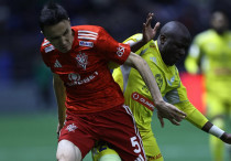 Багдат Каиров и Усман Камара. Фото: ФК "Актобе"©