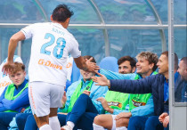 Нуралы Алип празднует свой гол за "Зенит". ©ФК "Зенит"