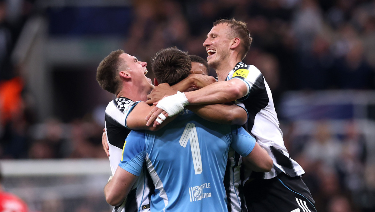 Вратарь сделал рукой голевой пас в матче Лиги чемпионов и "унизил" Моуринью