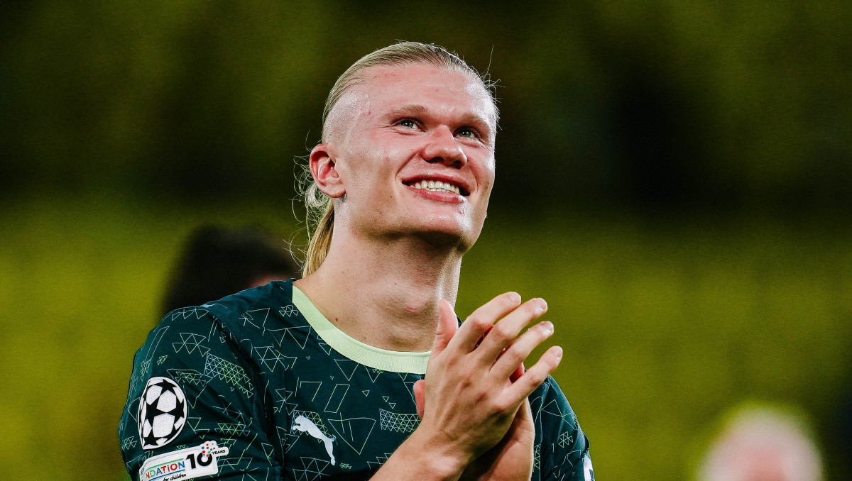 Холанд повторил рекорд пятикратного обладателя "Золотого мяча"