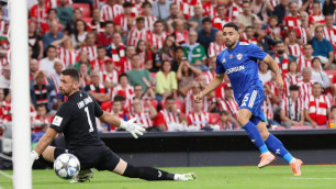 Леандру Андраде забивает "Ателтику" в Лиге чемпионов. ©ФК "Карабах"