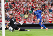 Леандру Андраде забивает "Ателтику" в Лиге чемпионов. ©ФК "Карабах"