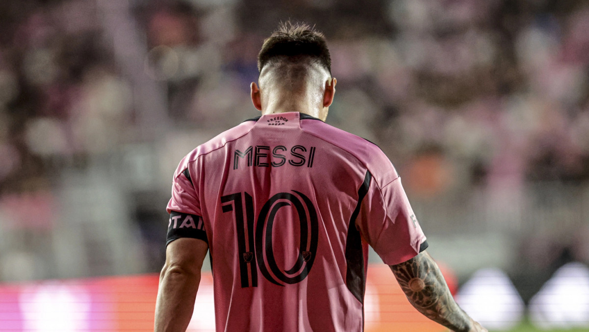 Месси подписал новый контракт с клубом и сделал заявление