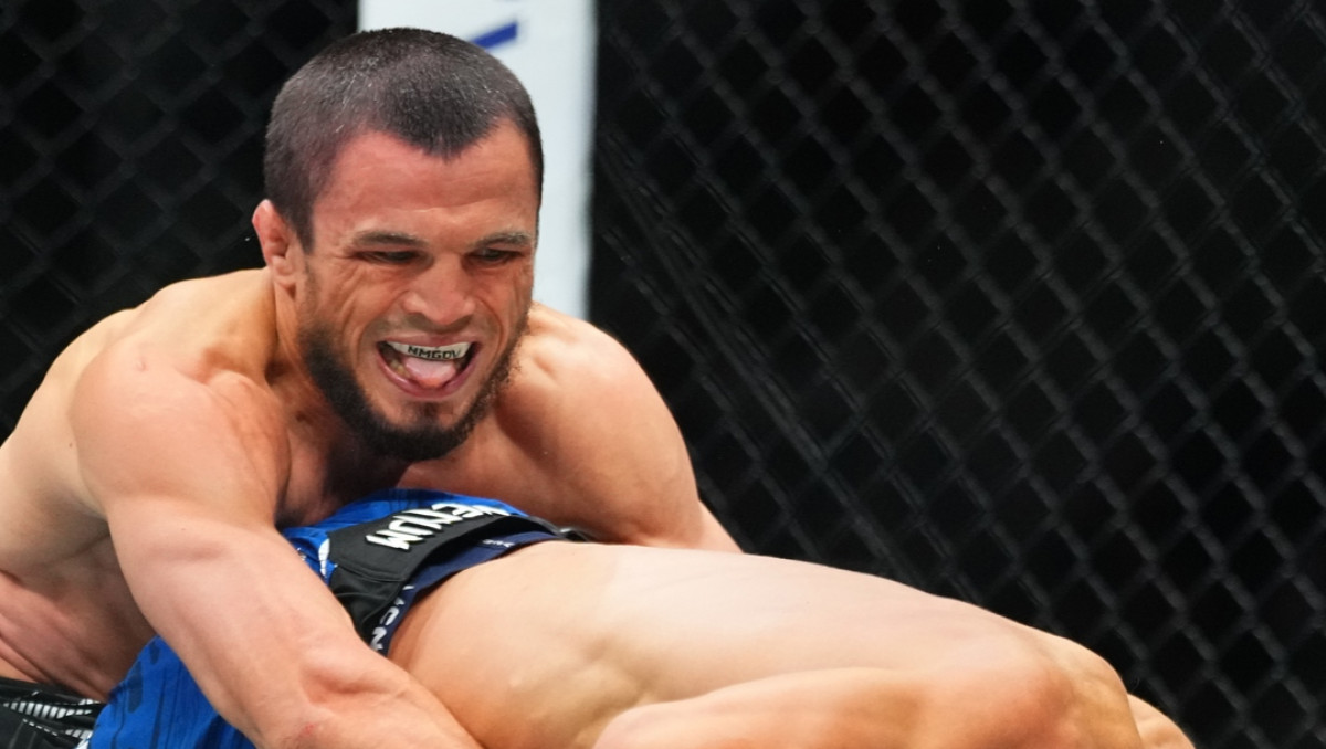 Судейским решением завершился бой брата Хабиба на турнире UFC