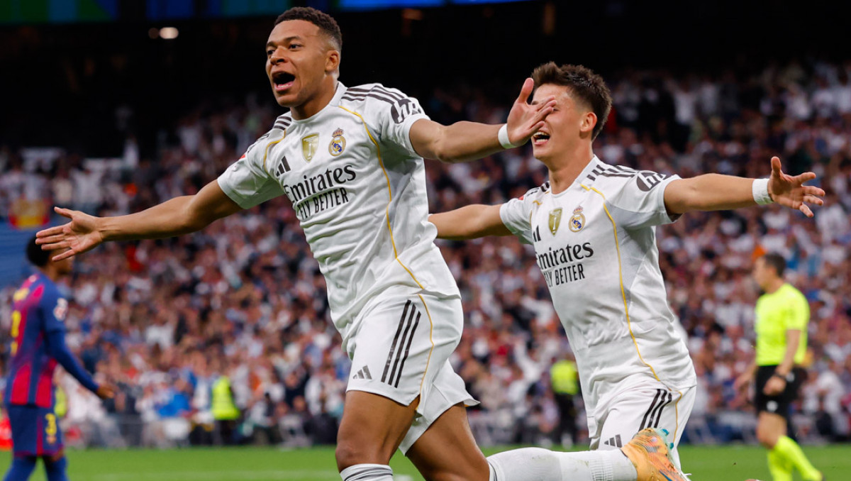 Мбаппе огорчил "Барселону" и продолжил погоню за Роналду и Бензема