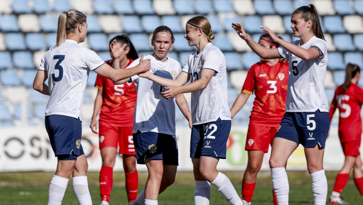 Со счётом 5:0 завершился матч сборной России по футболу