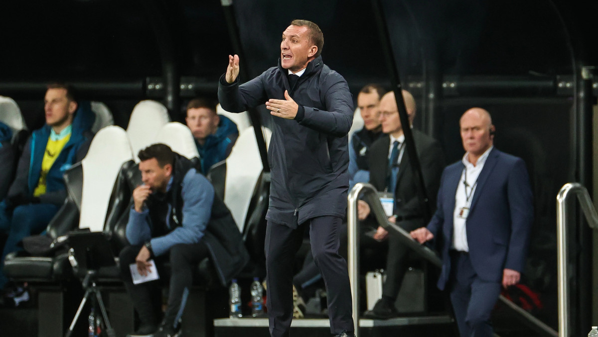 Победитель Лиги чемпионов уволил тренера после поражения "Кайрату"